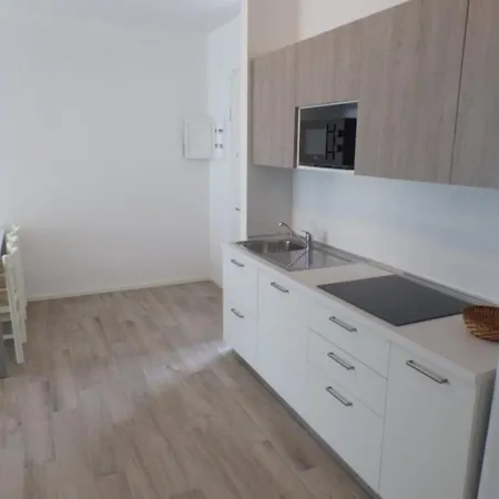Διαμέρισμα Modern Family Flat With Terrace And Pool *